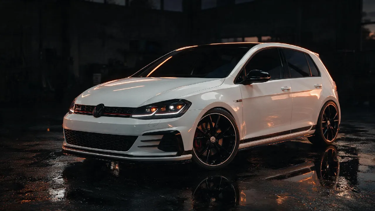 Volkswagen Golf GTI TCR in een donkere werkplaats