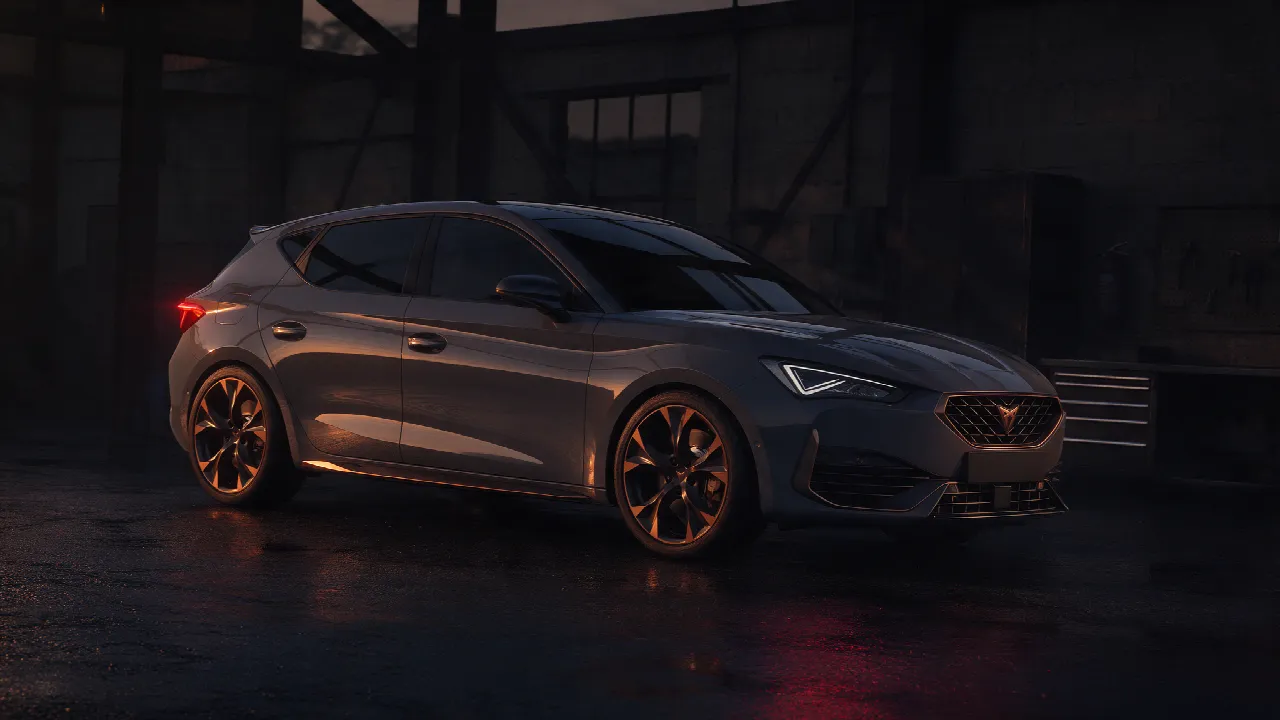 Cupra Leon 2.0 TFSI 245 pk hatchback in een donkere werkplaats
